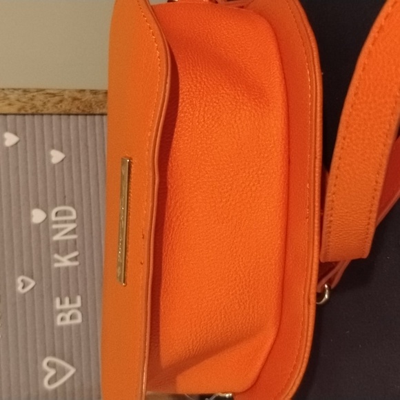 BETSY JOHNSON PUMPKIN PURSE - Picture 6 of 10